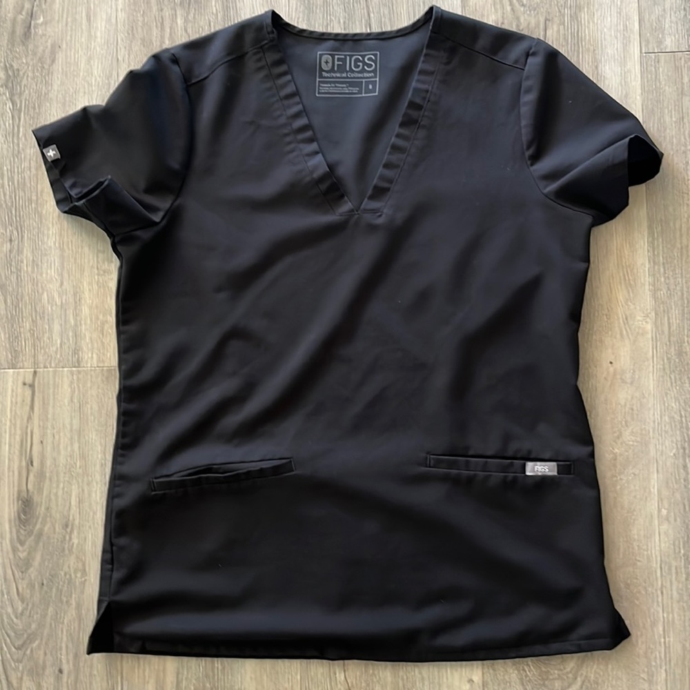 FIGS 3-pocket Casma top